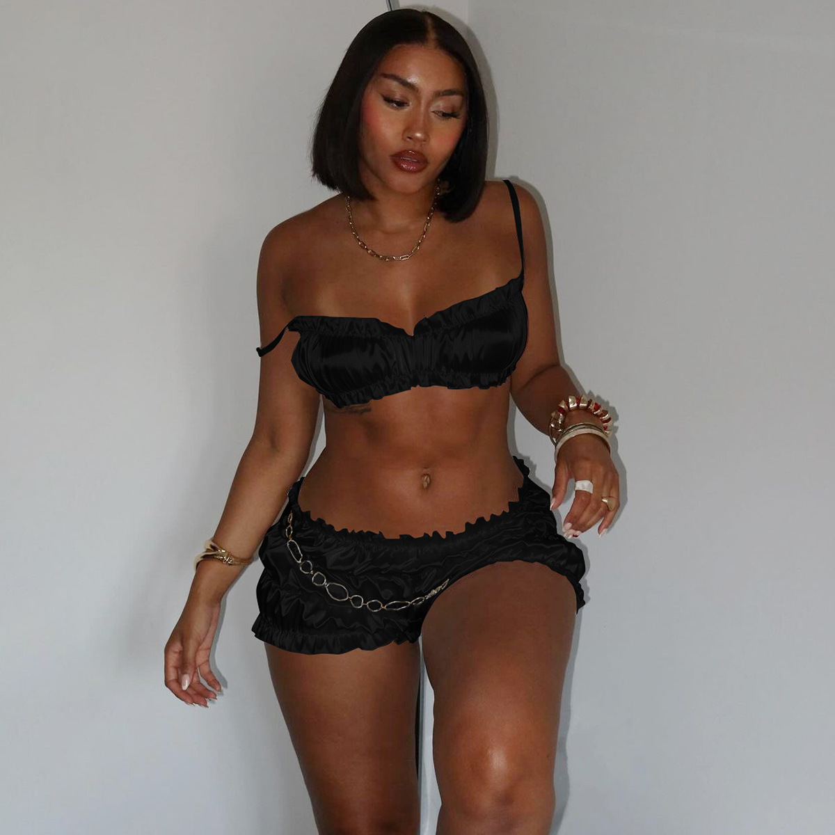 Hot selling womens clothing 2024 summer new product fashionable and sexy suspender strapless slim pleated shorts set