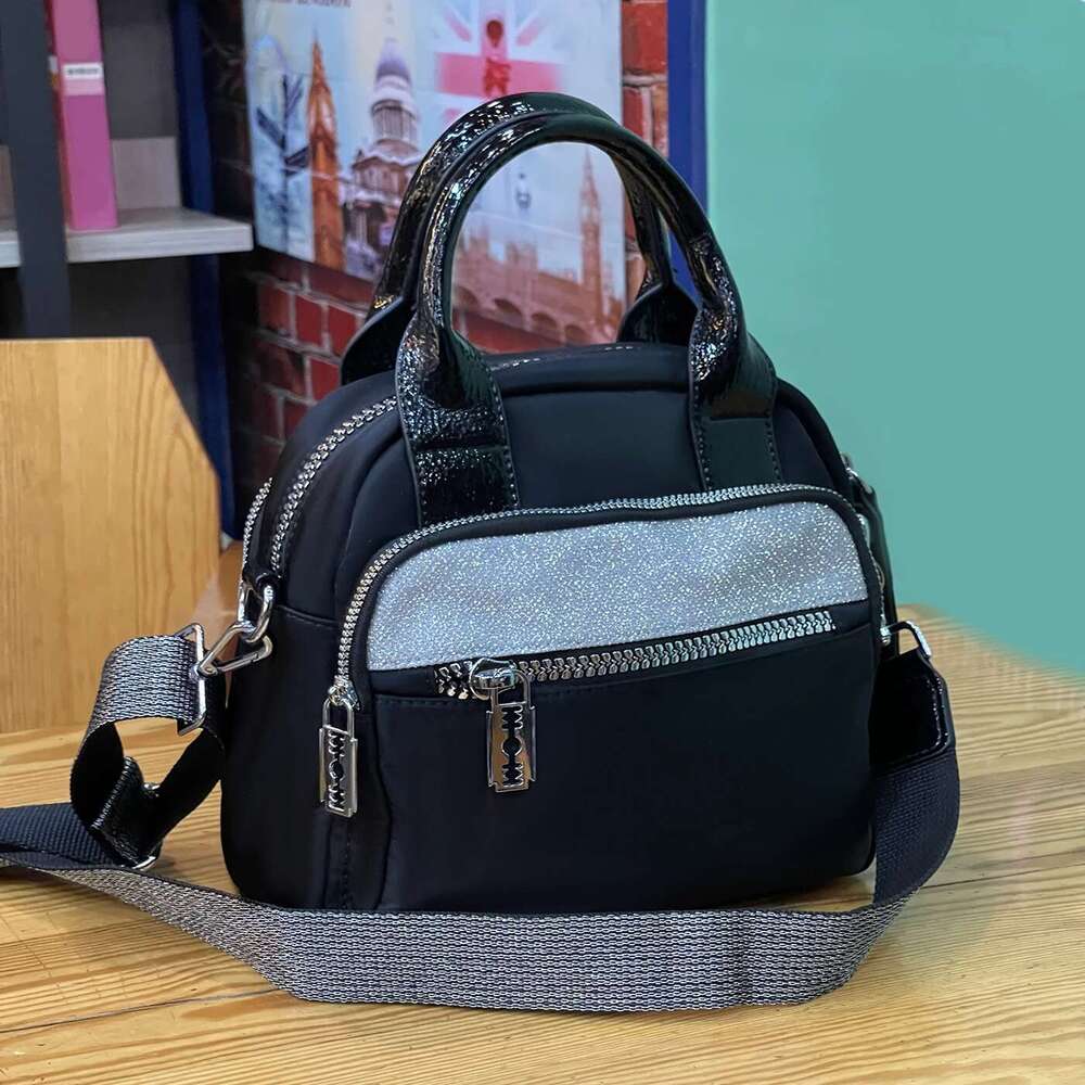 Fashionable Dia Studded Versatile Daily Commuting Handbag, Large Capacity Travel Crossbody Bag, High-End And Stylish Bag