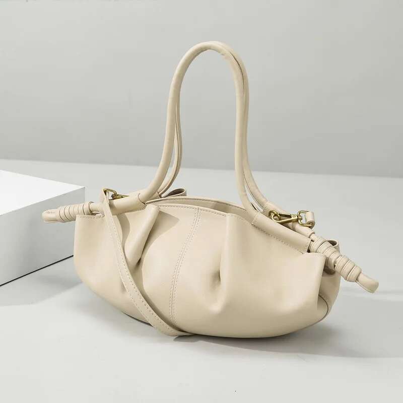 High End Korean Version Fashionable Cloud Shoulder 2025 New Pleated Women's Bag Quality Sensory Communication Crossbody