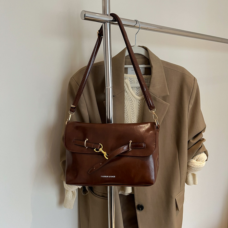 2025 Spring/summer New Cover Luxury Bag With Premium Leather Solid Color Commuter Large Capacity Texture Envelope Single Shoulder Diagonal Cross New F