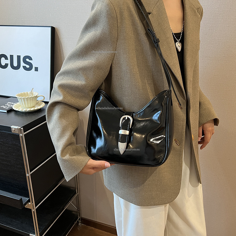 Women's Free Shipping Designer Bag Summer New Fashion Patent Leather Shiny Surface Belt Shoulder Crossbody Bag Premium Mini Handbag Shopping Bag 
