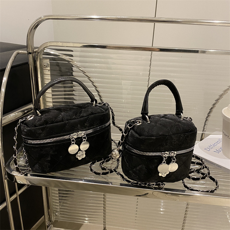 Free Delivery Designer Bag Xiaoxiangfeng Ladies' 2025 New Diamond Grid Mini Hand High End And Versatile Chain Shoulder Crossbody Luxury Bag