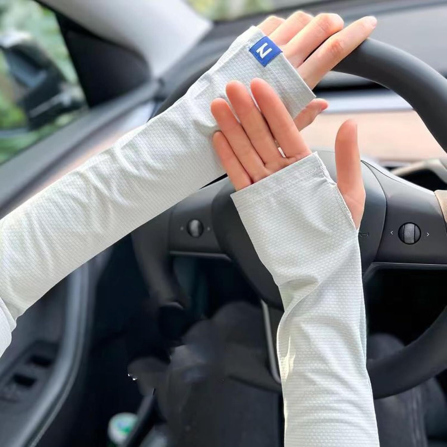 ZBBOOLET Letter N Sunscreen Sleeve for Men and Women Anti-UV Arm Protector Driving Sunshade Ice Silk Glove Sleeve, One-size-fits-all