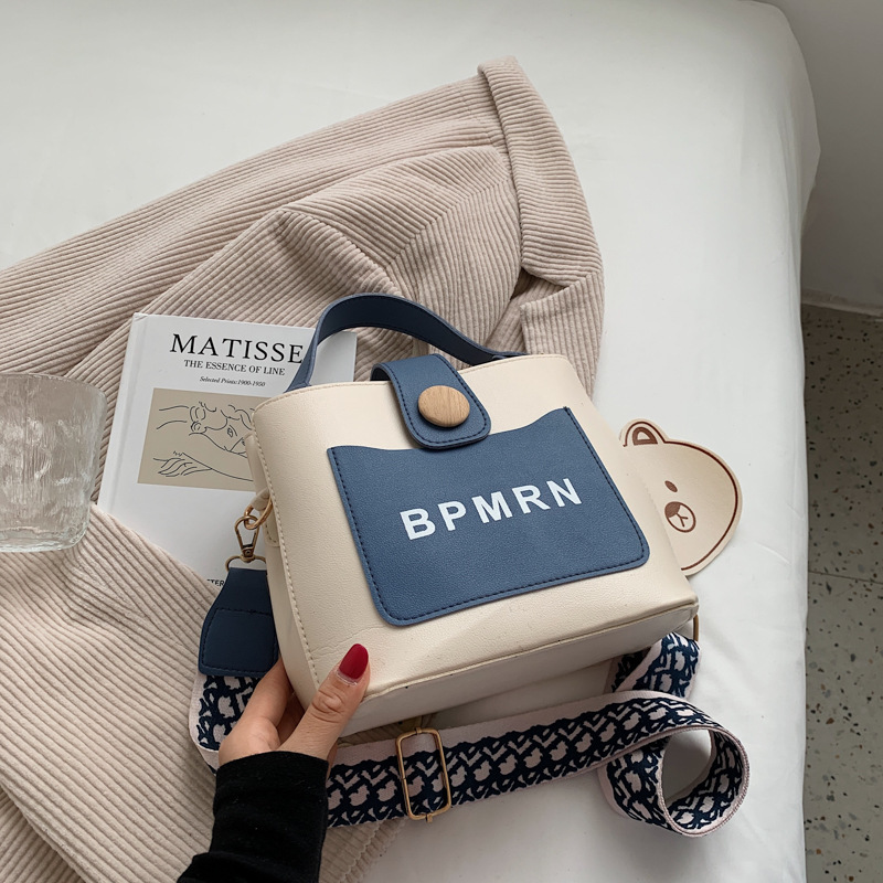 Free Delivery Designer Bag This Year's Popular Small For Women's Autumn 2025 New Trendy And Fashionable Leisure Broadband Crossbody One Shou