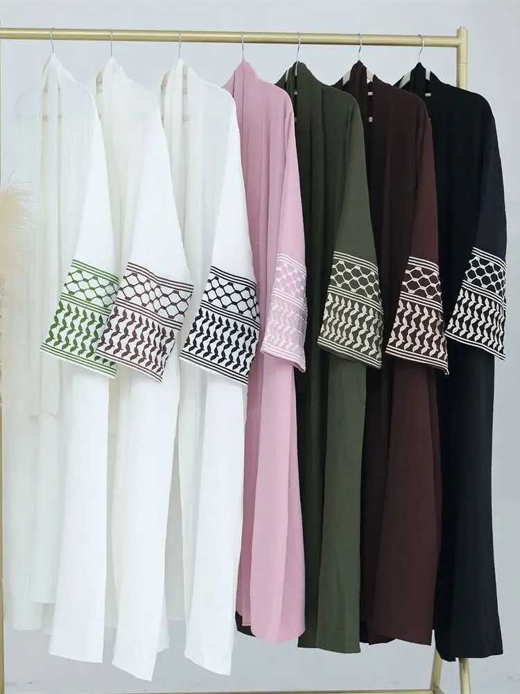 Linen Butterfly Embroidery Open Abaya Dubai Luxury 2024 Muslim Modest Kaftan Kimono Dresses Coat for Women Islam Clothing Ka X2505141
