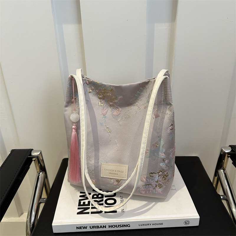 Free Delivery Designer Bag Chinese Style Embroidered Satin Hand 2025 New Summer Niche Design One Shoulder Hand Held Crossbody Bucket Luxury Bag