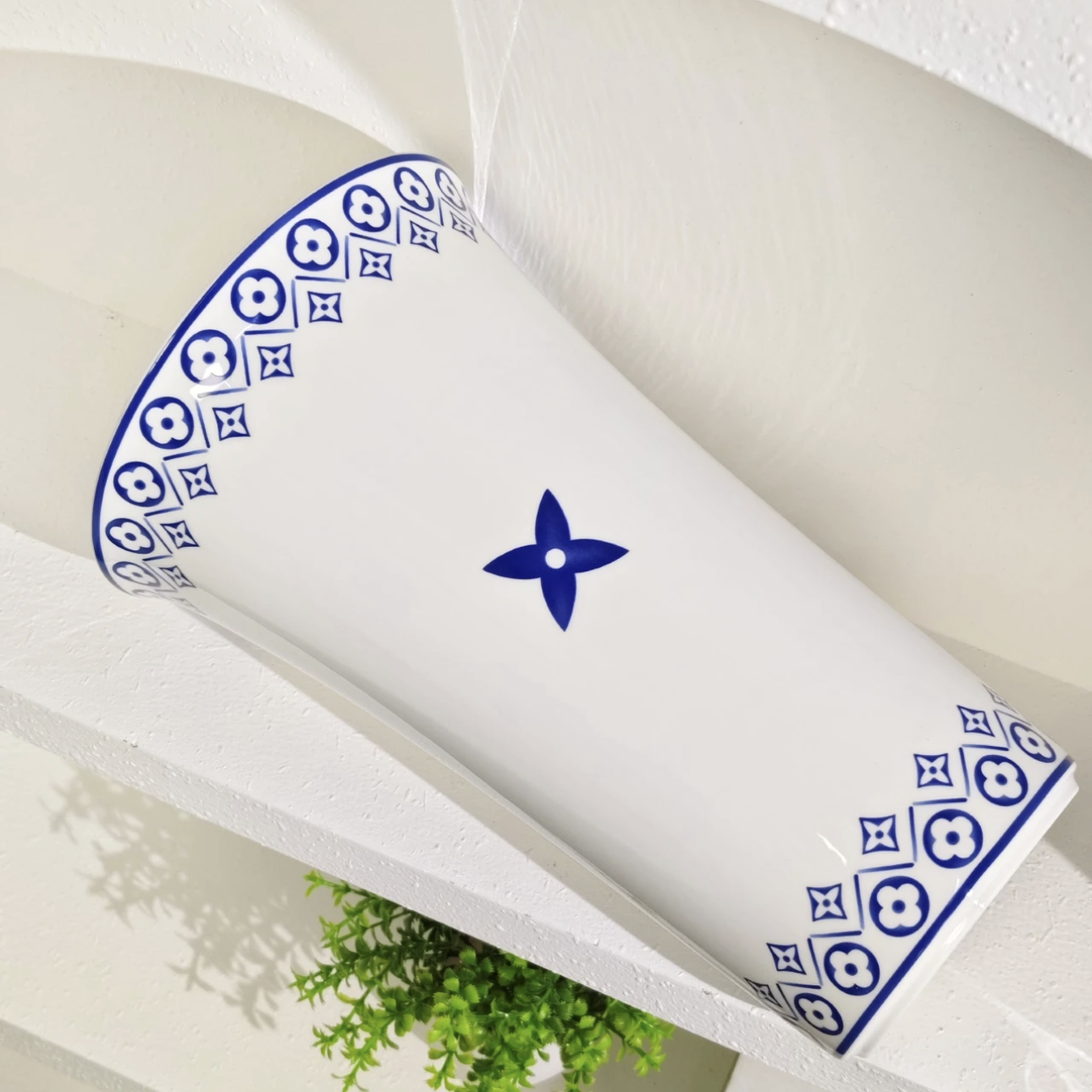 Premium Porcelain Vase Sophisticated European Design, Artistic Floral Vessel For Chic Home, Office & Interior Decor 111