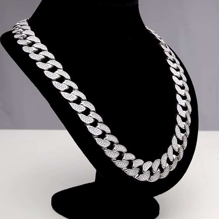 24 inch women in the cold palace, Miami necklace, hip-hop boy, carbon silica Bling pin, sier Cuban chain
