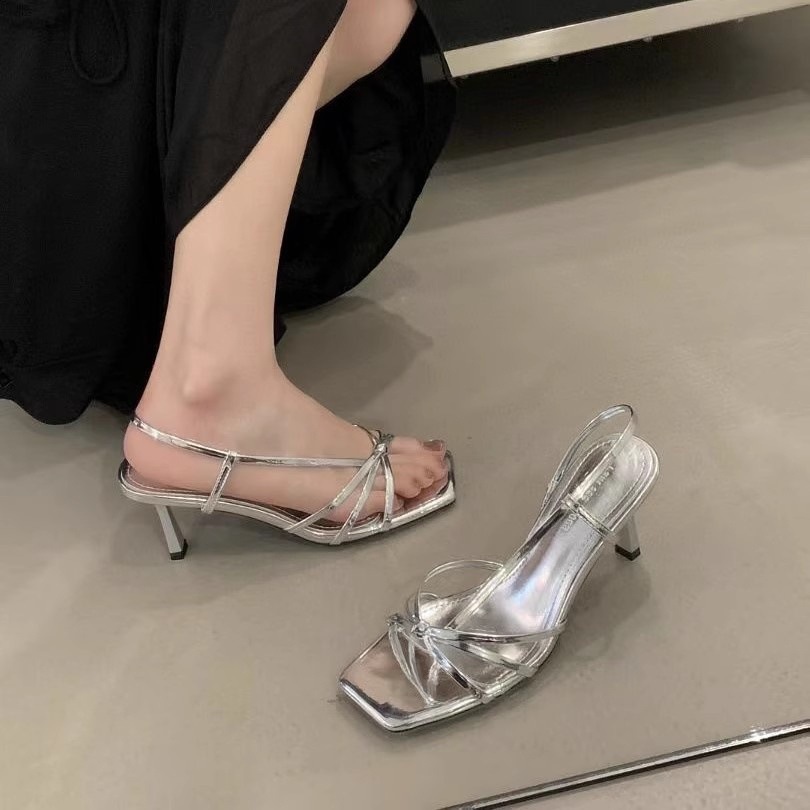 Designer Designer sandals Fairy Style~New Gold High Heels Women's French Roman Sandals 2025 Hollow Matching Skirt High Heels Sandals