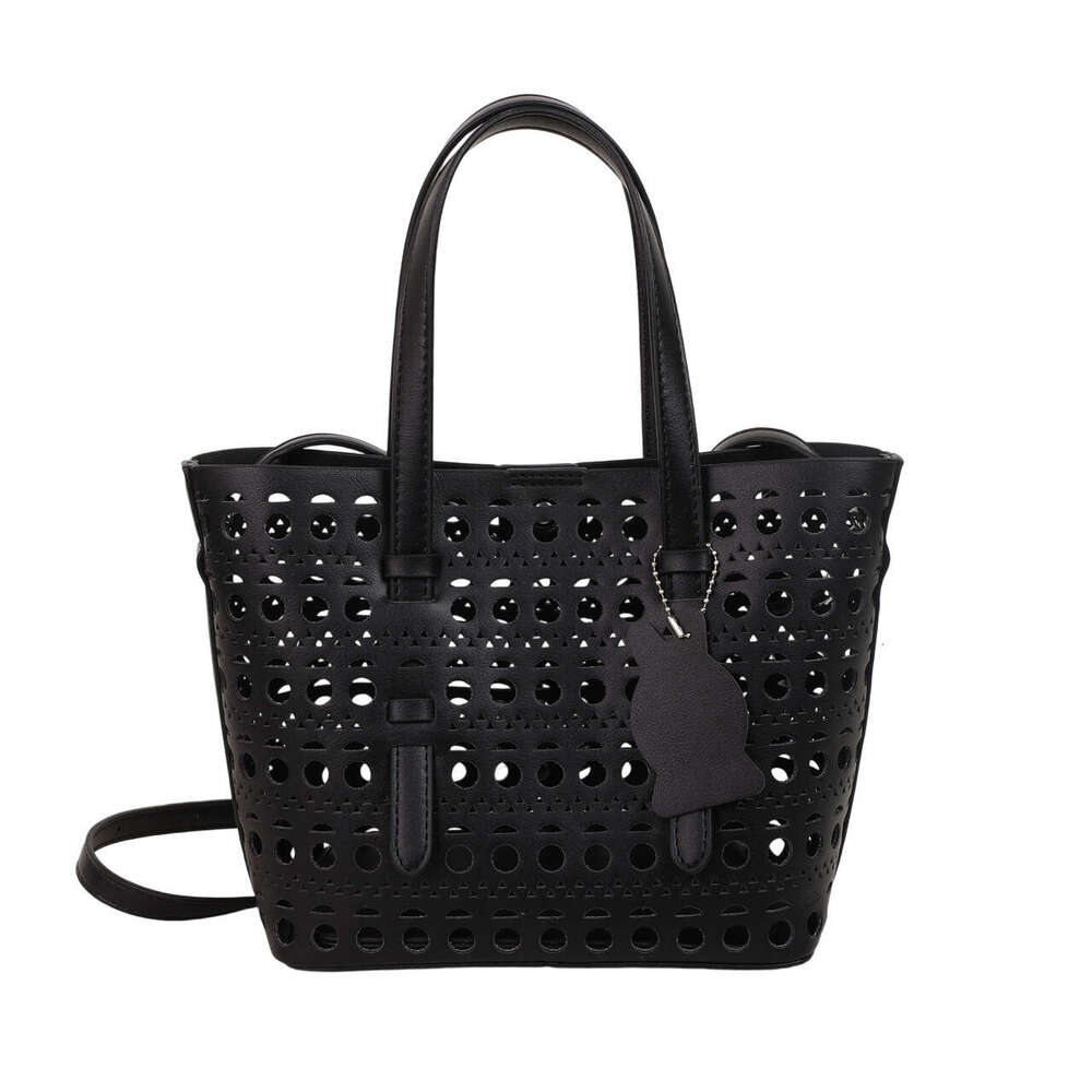 New French Carved Hollow Bag For Women, Fashionable And Versatile Tote Shoulder Bag, Commuting Large Capacity Vegetable Basket