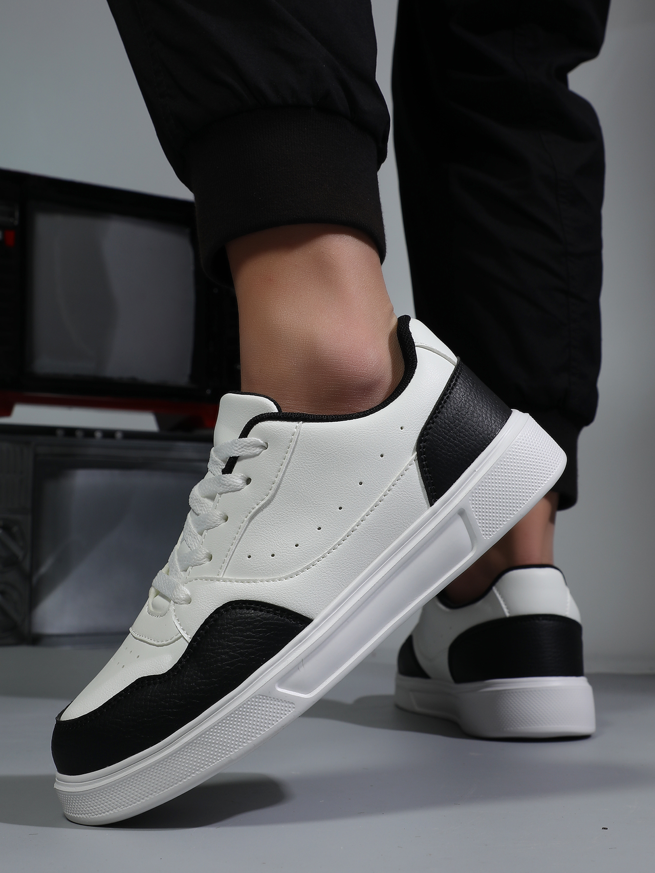 Free shipping designer men running shoes black white blue green outdoor sports casual shoe trainers sneakers 40-45