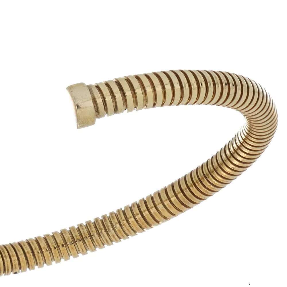 Exquisite gold bracelets made in Italy, with stylish and flexible design, suitable for any exquisite appearance