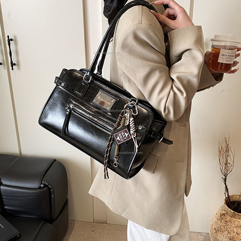 Business Women's Shoulder Bag Free Shipping Designer Bag New High-quality Fashion Handbag Large Capacity Work Travel Commuting Crossbody Bag Brie