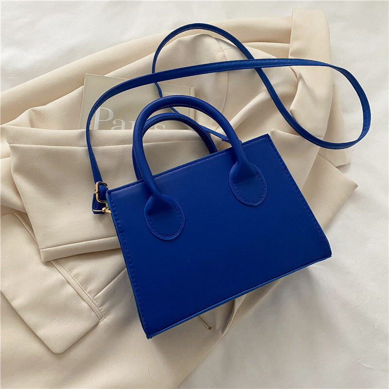 Free Delivery Designer Bag Small Women's 2025 Popular New Korean Version Crossbody Internet Famous Fashion Texture Single Shoulder Hand Luxury Ba