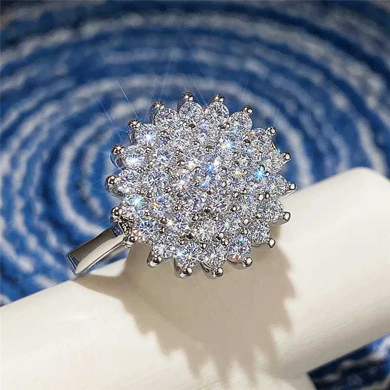 925 Sterling Silver Female Ring New Flower Luxury Inlay AAA CZ High Quality Fashion Wedding Bands Ring Jewelry for WomenXJ250514