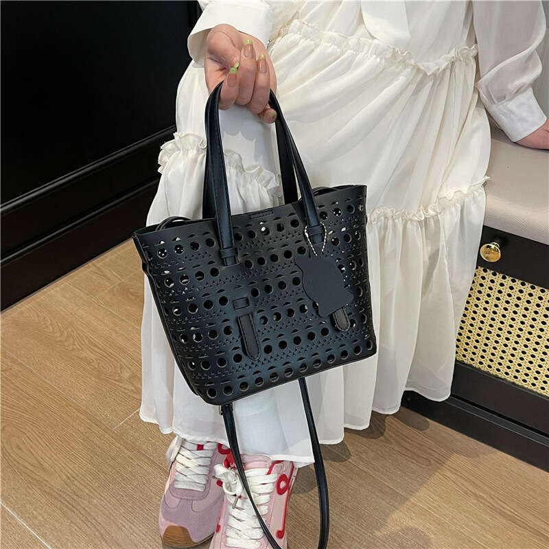 New French Carved Hollow Bag For Women, Fashionable And Versatile Tote Shoulder Bag, Commuting Large Capacity Vegetable Basket