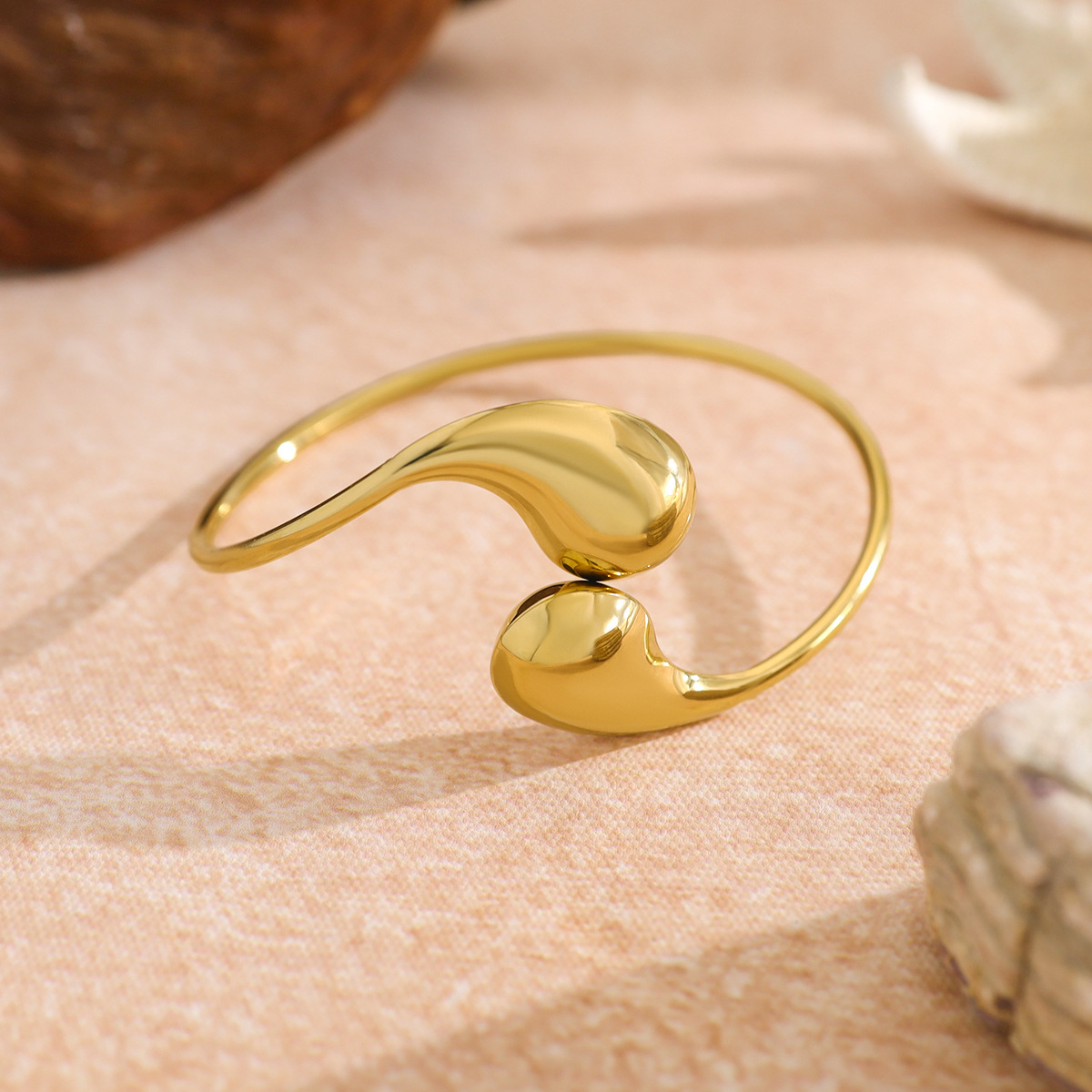 Trendy Waterdrop Titanium Bracelet with Open Design, Adjustable Gold Bangle for Women, Fashionable Elastic Handcuff Jewelry Wholesale