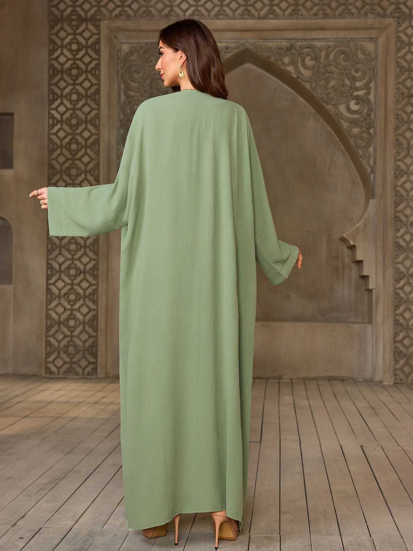 Muslim Womens Light Grn Islamic Abaya with Embroidery for Modest Fashion in Dubai Saudi Arabia and Other Middle East Regions X250514