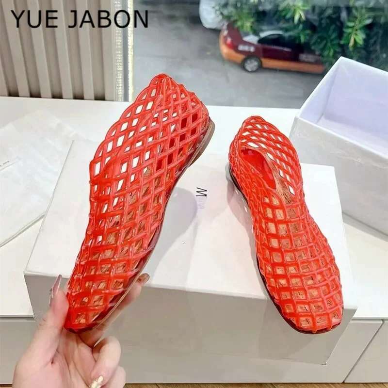 New Summer Plastic Jellies Single Women Woven Mesh Ballet Flats Sandals Round Toe Transparent Hollow Design Beach Shoes