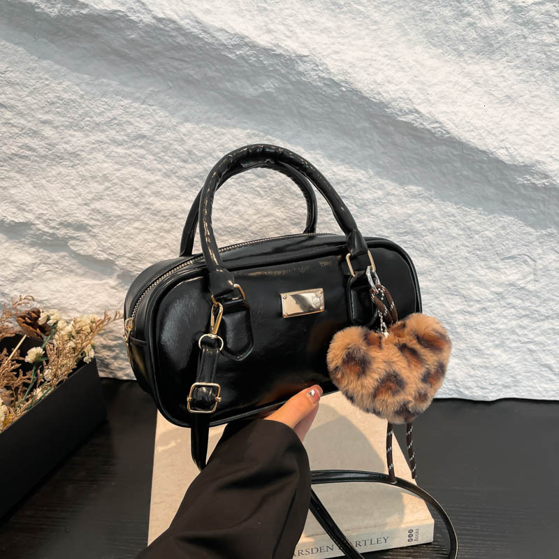 Free Delivery Designer Bag Handheld Bowling For Women In Autumn And Winter 2025 New Trendy Frosted Small Square Capacity Commuting Single Shoulder Cro