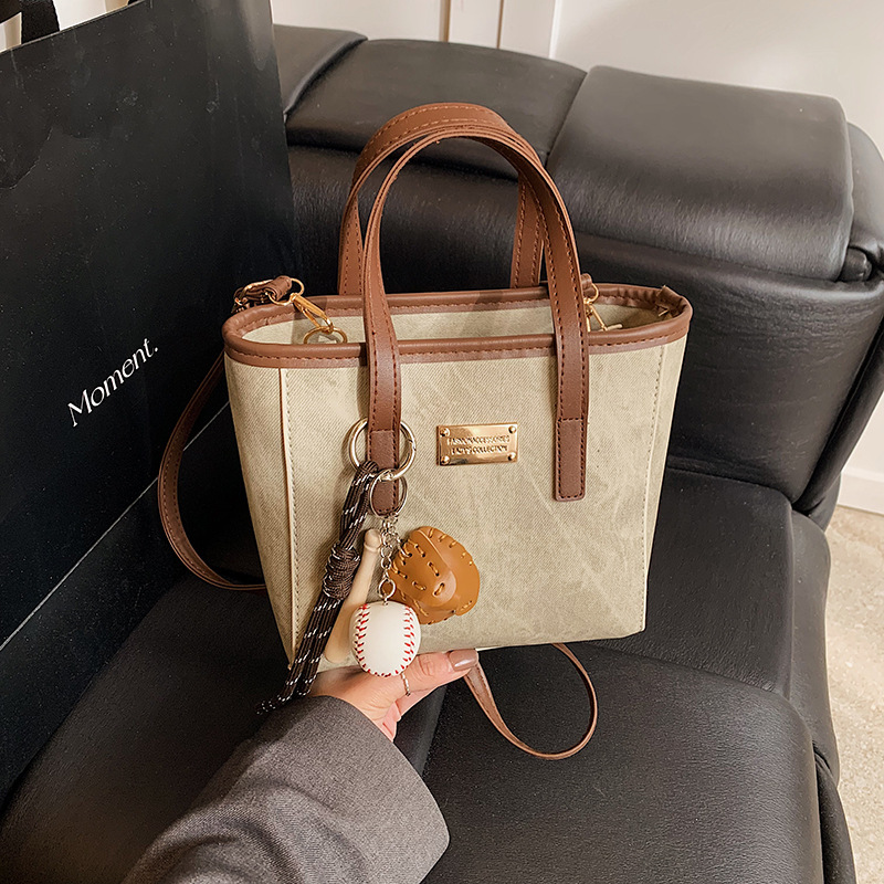 Large New Free Luxury Bag Delivery Designer Bag Capacity For Women's Versatile 2025 Spring/summer New Casual Shoulder Crossbody Commuting Tote Ba