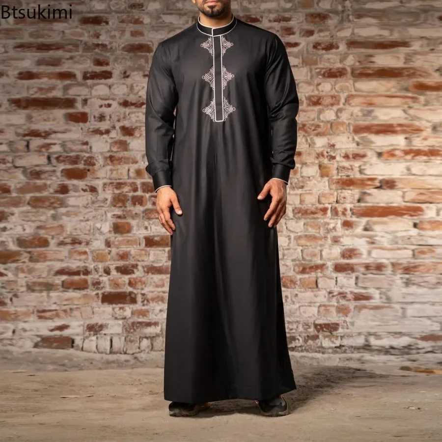 2025 Ethnic Style Mens Muslim Jubba Thobe Fashion Patchwork Embroidery Abaya Men Stand Collar Saudi Arab Kaftan Islam Long Robe X250514