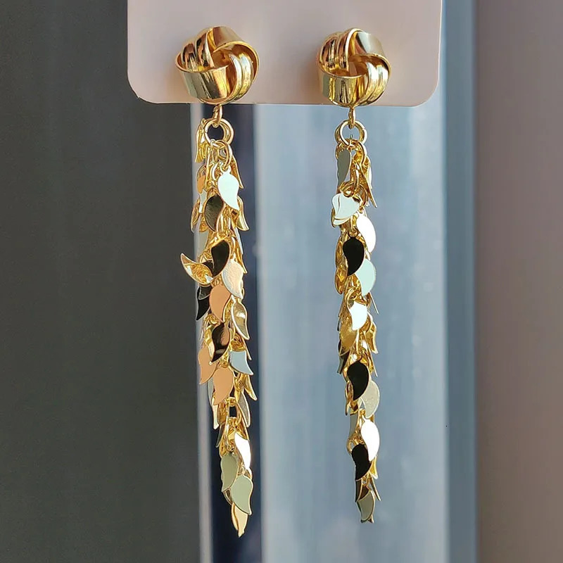 Fashion Metal Long Leaf Tassel Drop Earrings for Women Gold Color Temperament Charm Earrings Female Wedding Gifts 250513