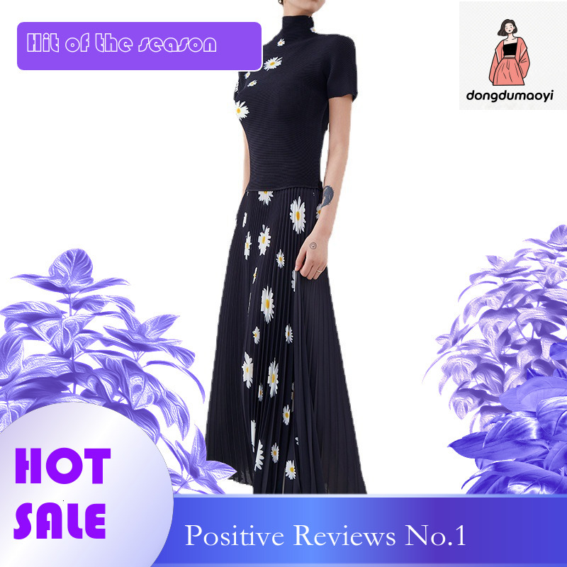 dongdumaoyi According to the fashion pleated suit, cut printed high neck T-shirt two-piece set for women