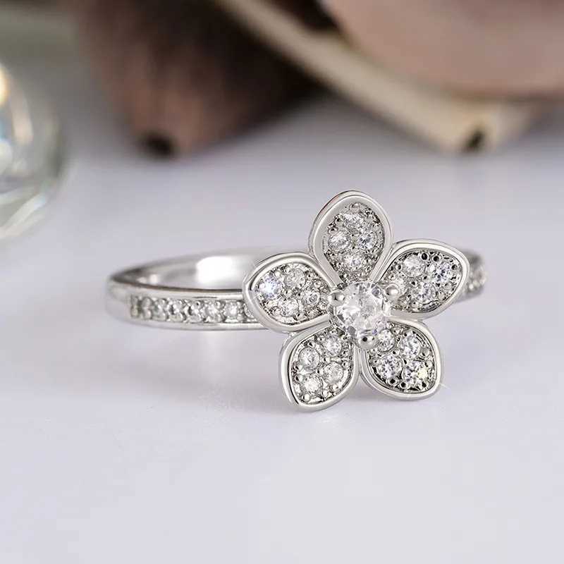 925 Sterling Silver Flower Finger Ring for Women Dazzling Cubic Zirconia Wedding Accories Aesthetic JewelryXJ250514