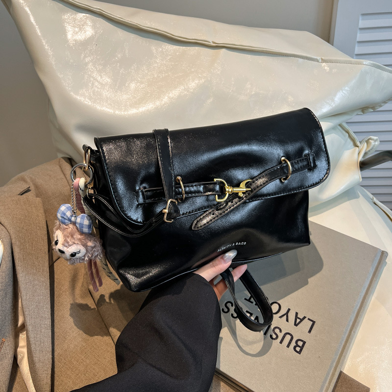 2025 Spring/summer New Cover Luxury Bag With Premium Leather Solid Color Commuter Large Capacity Texture Envelope Single Shoulder Diagonal Cross New F