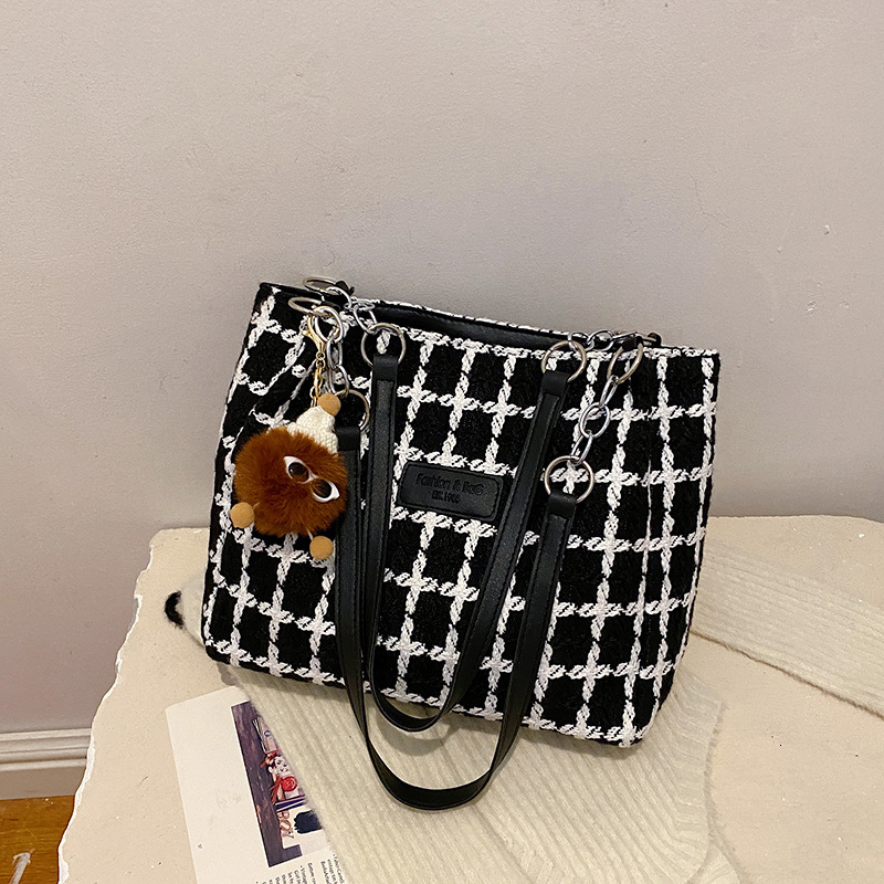Free Delivery Designer Bag Makeup Classes Large Capacity Fashionable Korean Version Commuting Women's Tote 2025 New Versatile Ins Single Shoulder
