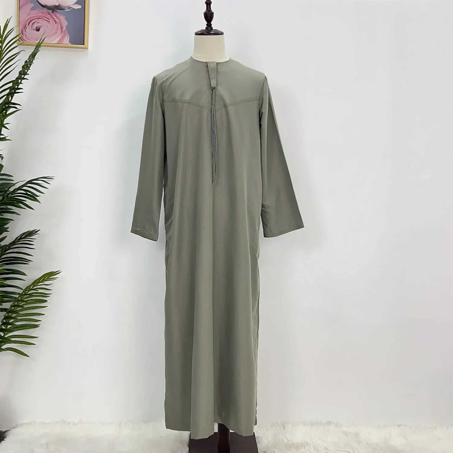 Saudi Arabic Robe Men Muslim Dress Tassel Abaya Dubai Kaftan Islamic Clothing Eid Djellaba Ramadan Jubba Thobe Daffah Dishdasha X250514