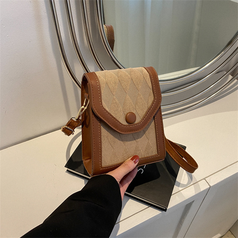Free Delivery Designer Bag Online Celebrity Patchwork Lingge Small In Early Spring 2025 New Fashion Single Shoulder Crossbody Textured Mobile Phone Fo