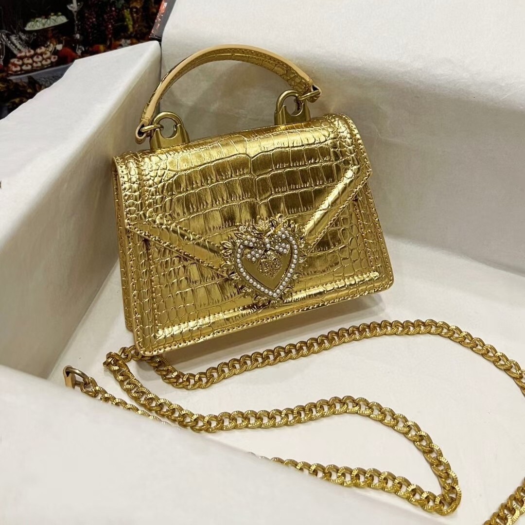 High Quality New Free Designer Bag 2025 New Crocodile Pattern Cowhide Handbag Love Bow Chain Single Shoulder Diagonal Leather Women's Bag