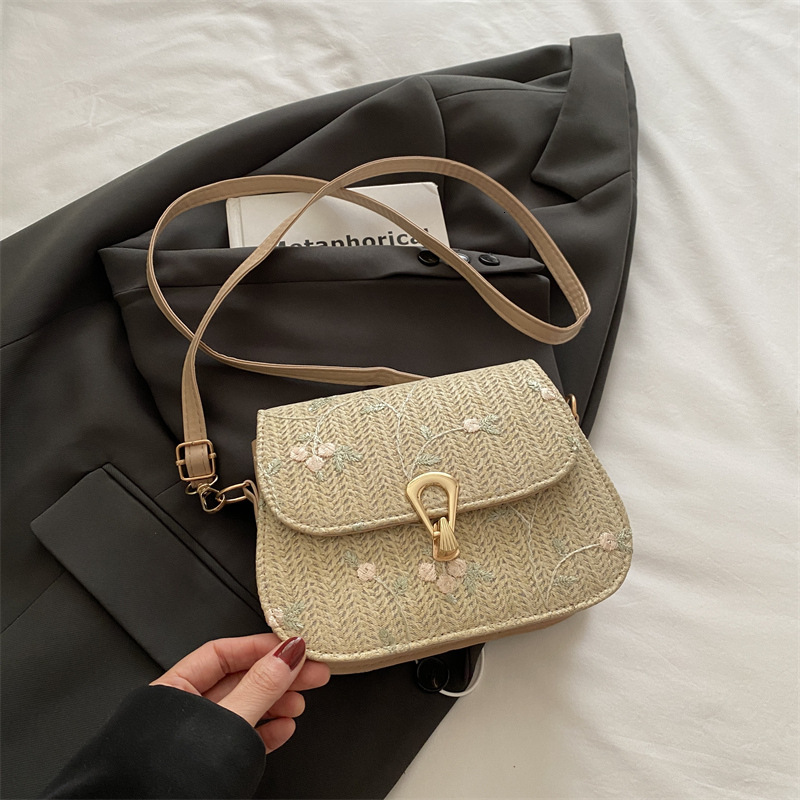Straw For Women 2025 New Trendy Spring And Summer Fashion Lace Flower Woven Saddle Casual Westernstyle New Free Delivery Luxury Bag Designer Bag Shoul