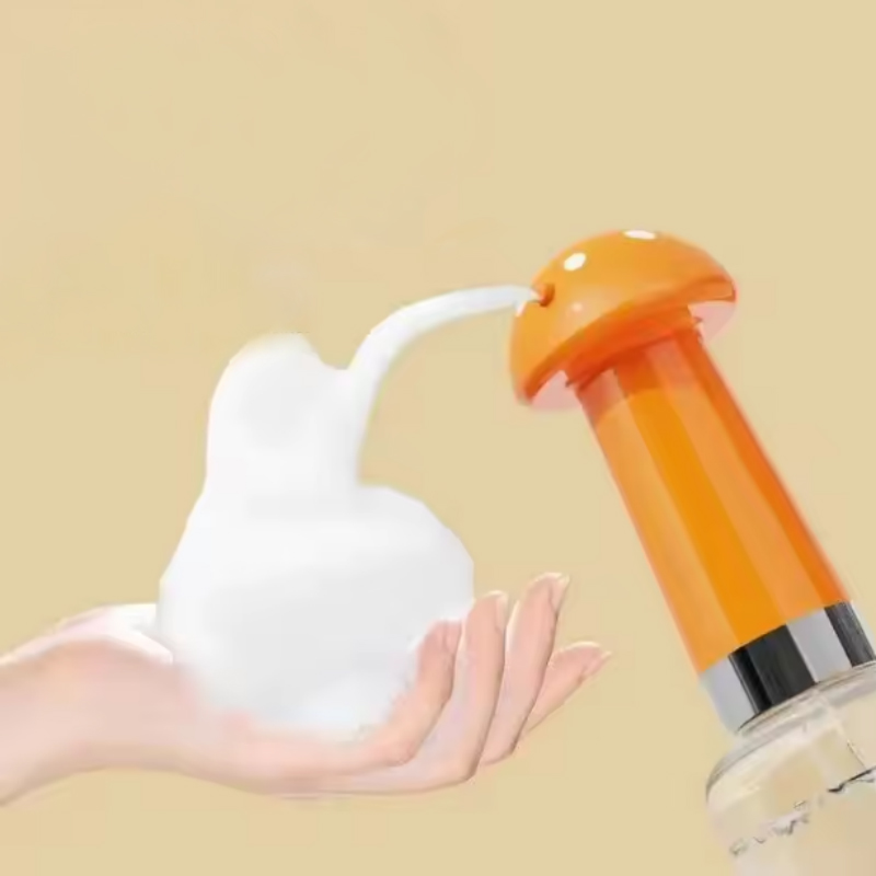 Cat-friendly Bubble Blower: Gentle Hair Detangling Tool with Built-in Humidifier