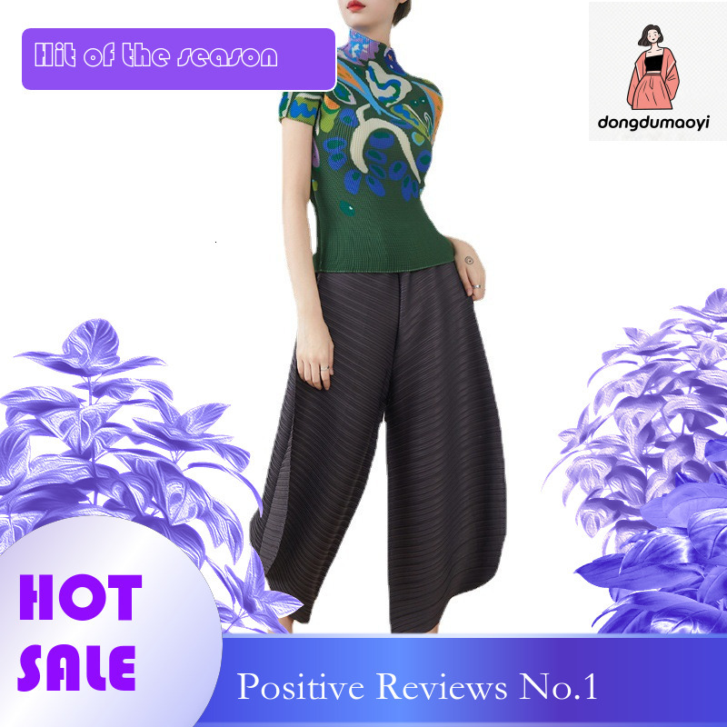dongdumaoyi Miyake temperament, high neck graffiti, commuting, corn pleated T-shirt, slim fit, slimming short sleeved top for women