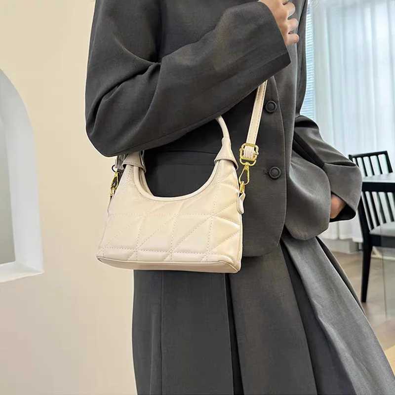 Wens Versatile Handbag Crossbody Bag Luxury Brand Solid Color Small Square Bag High Quality Chain Crossbody Bag Wens Bag Z250514