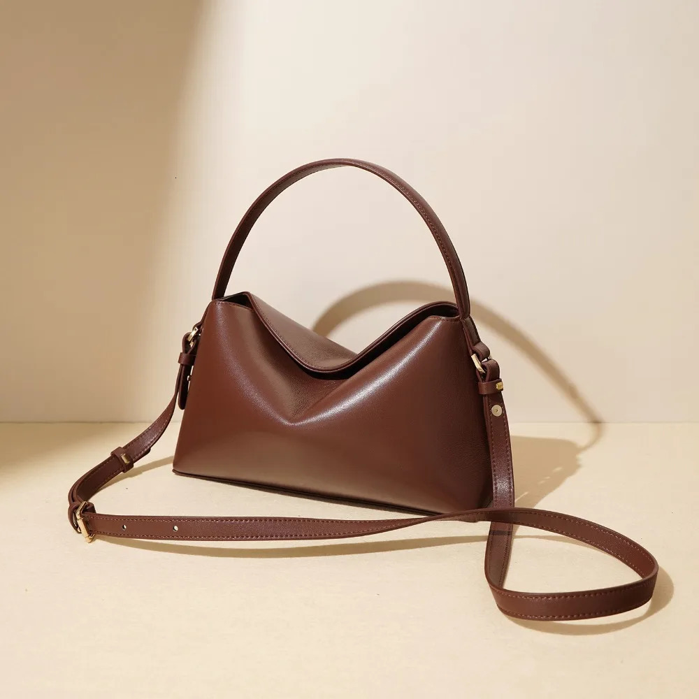genuine leather bag with highend and niche n handheld single shoulder crossbody pillow womens 250514
