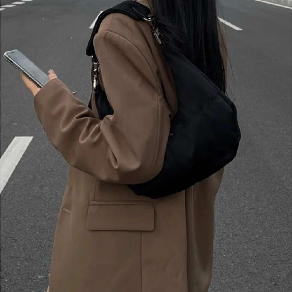 Retro Underarm Women Armpit Small Shoulder Bag Soft Hobos Y2k Female Black Purse Fashion Girls Crescent Handbag 2025 New