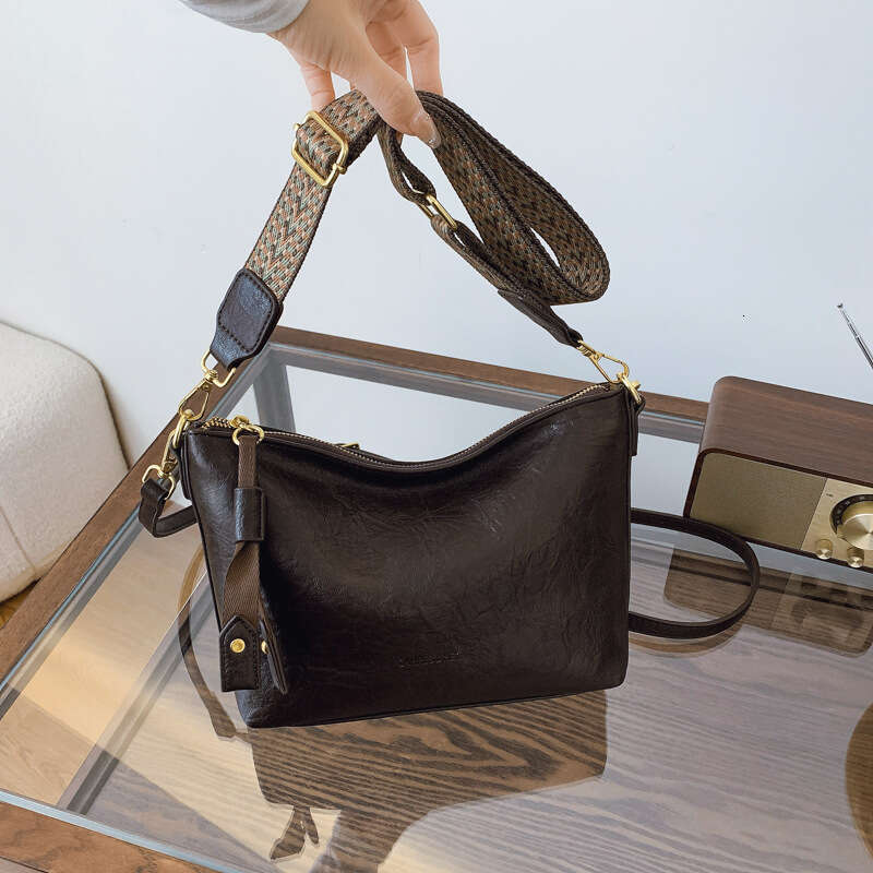 Fashionable Texture Small Diagonal Cross Women's New 2025 Trendy Soft Leather Shoulder Versatile Casual Crossbody Bag