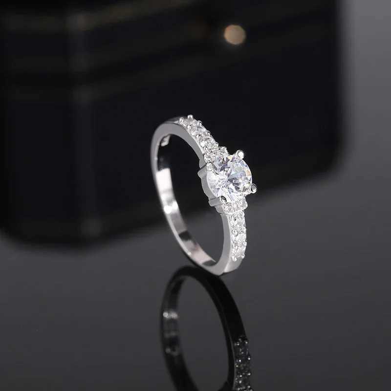 925 Silver Plated Ring for Women Classic Shiny Zircon Ring Fashion Silver Jewelry Anniversary Gift Engagement RingXJ250514