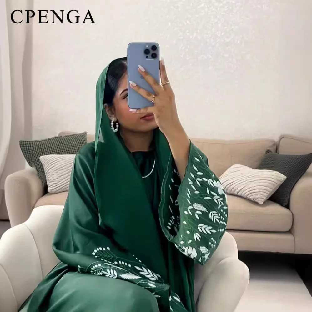 2024 Saudi Arabia Embroidery Muslim Modest Dress for Women Eid Dubai Abaya Luxury Islamic Turkey Holiday Party Jalabiya Clothing X250514
