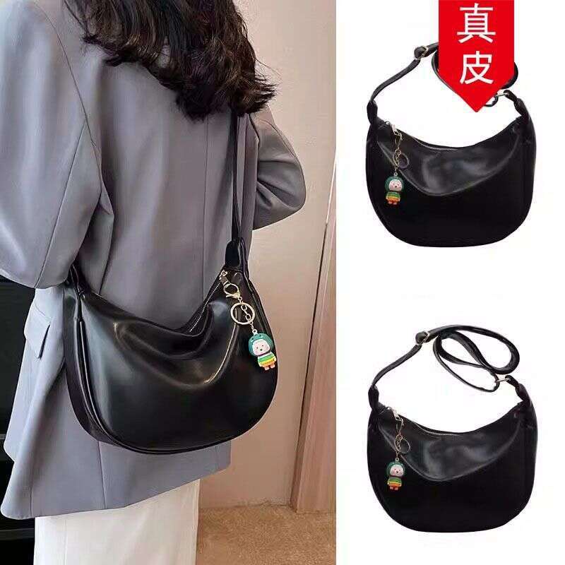 Real leather high-end handbag 2025 new sports and leisure lazy style dumpling for women crossbody shoulder crescent shaped bag