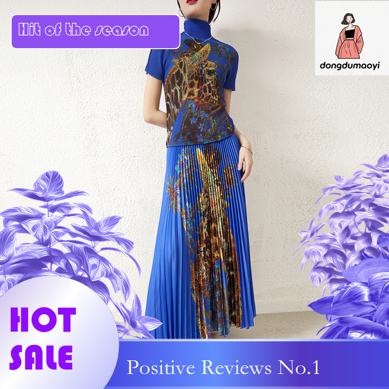 dongdumaoyi Miyake Fashion New Summer Luxury Women's Printed Short sleeved T-shirt Half length Skirt Folded Two piece Set