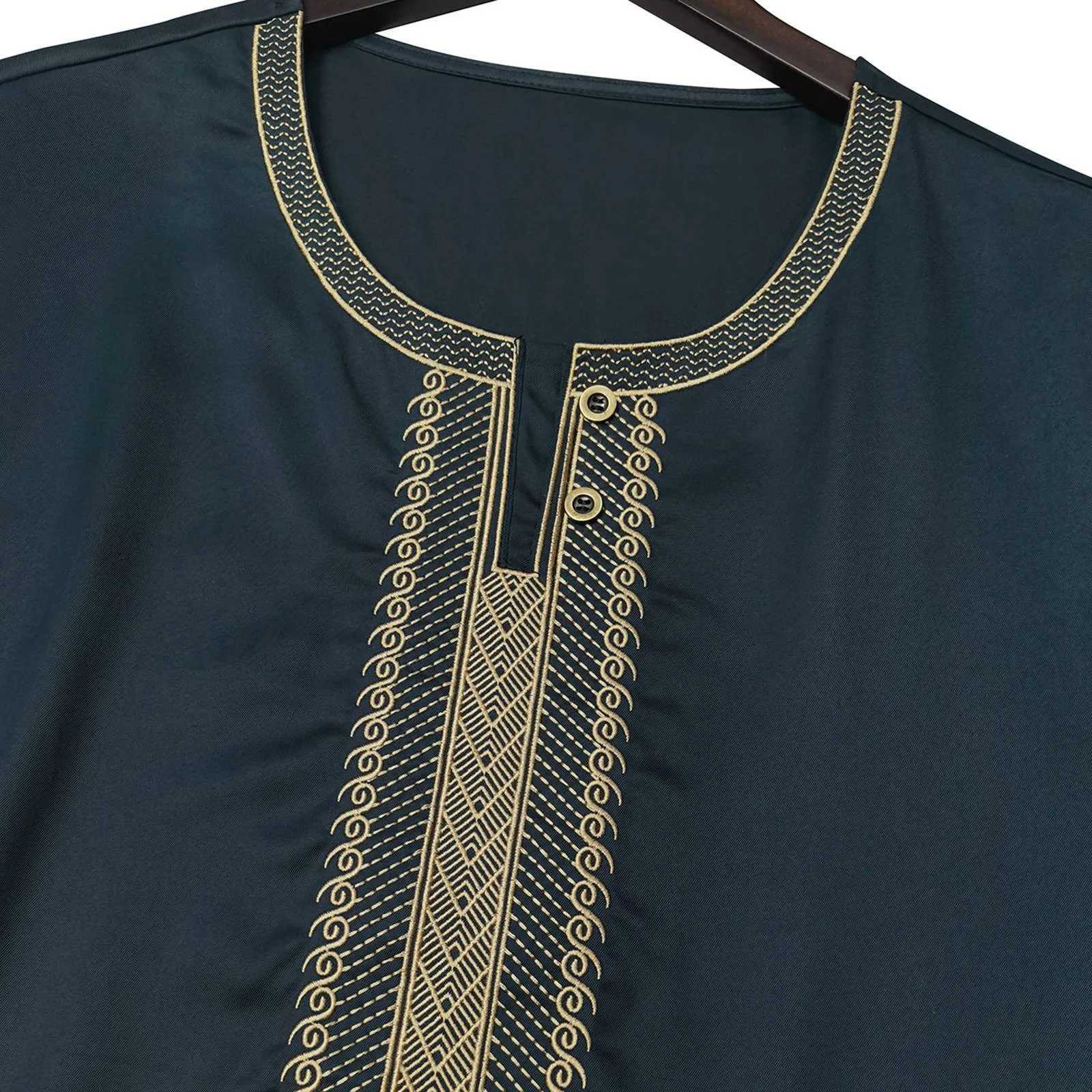 New Islamic Muslim MenS Solid Color Short Sleeve Classic Embroidery Robe Dubai Arabic Ethnic Style MenS Casual Formal Robe X250514