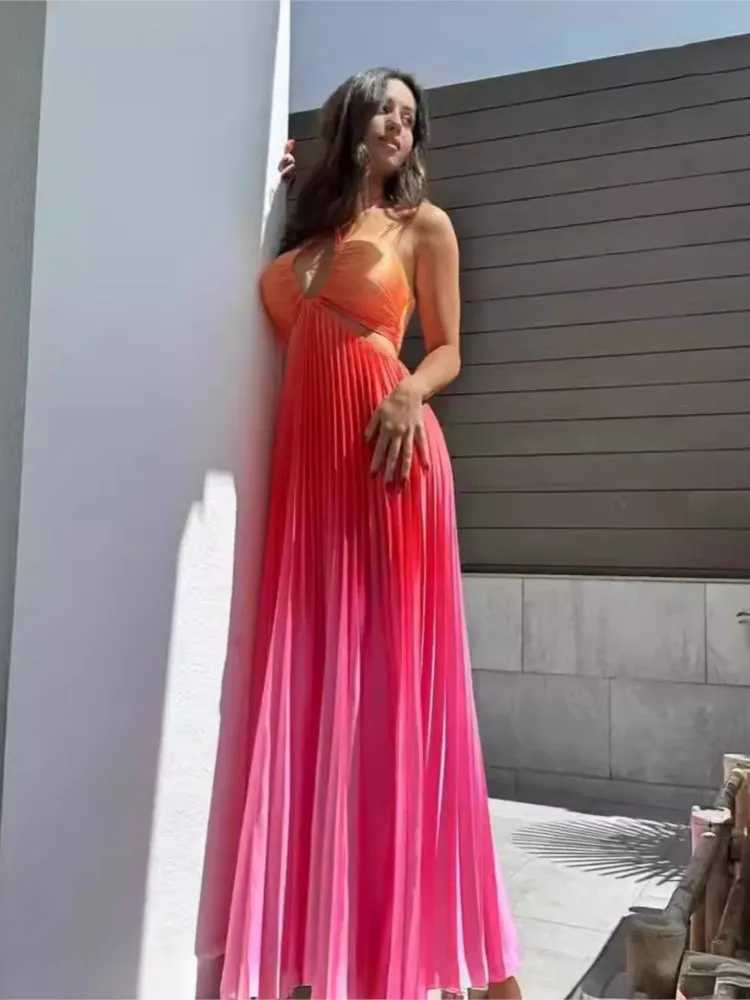 Gradient Color Halter Neck Tube Top Dresses Women Sexy Low Cut Hollow Out Backless Pleated Dress Beach Vacation Party DressesXJ250514