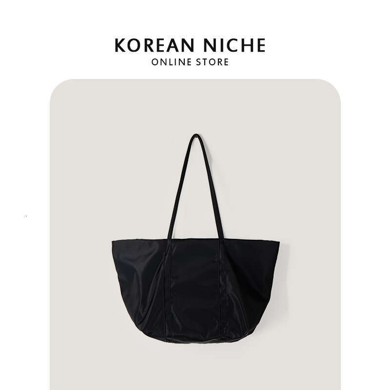 Small Fragrant Design, Waterproof Nylon Cloth For Women's Spring 2024 Commuter Versatile Large Capacity Tote Bag