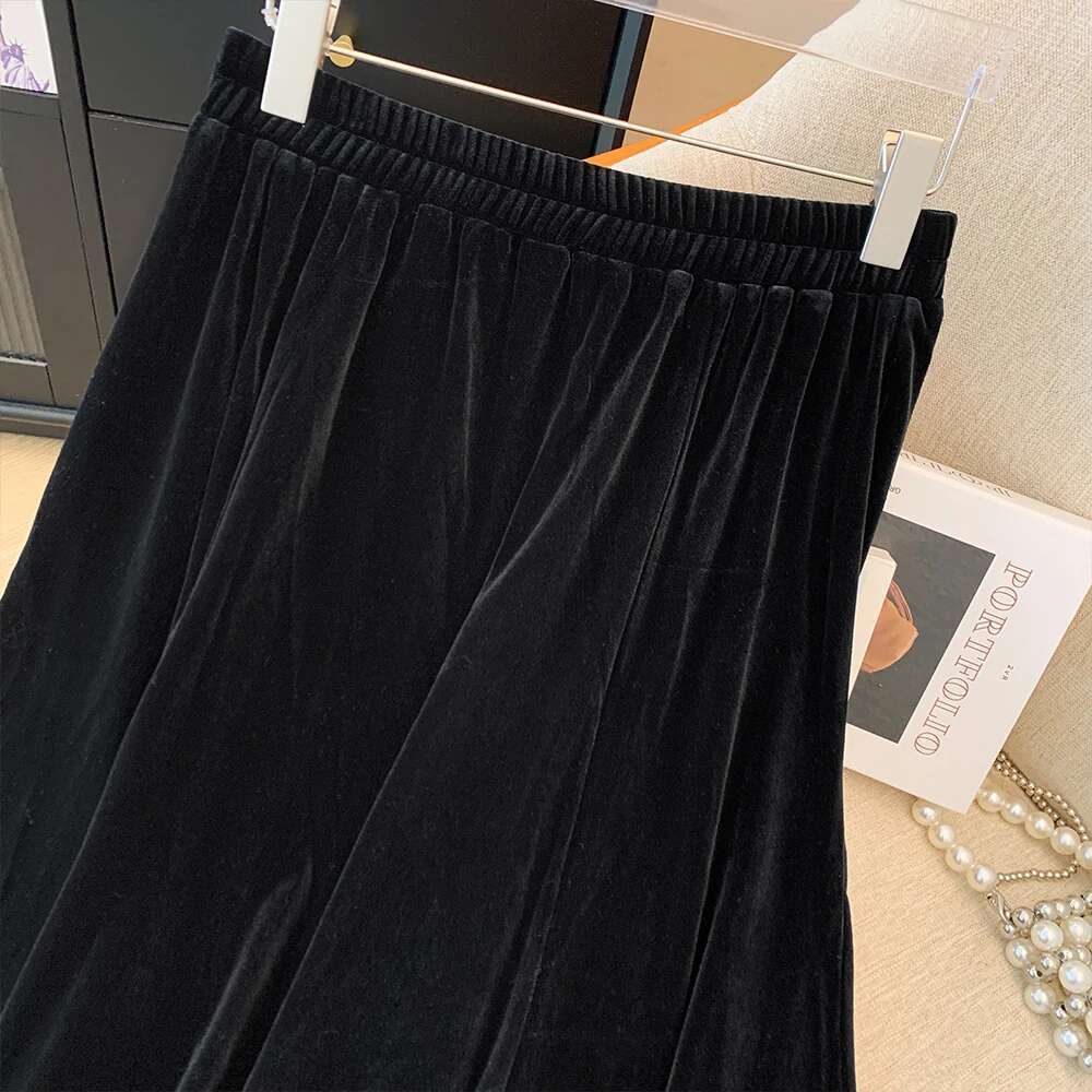 Plus-size women's Fall casual commuting loose and comfortable Black elastic waist lined A-line simple long skirt big