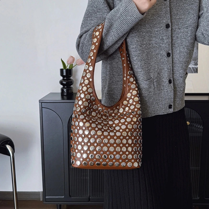 Stylish Bucket Bag Decorated Unique Studs s Shoulder Bag PU Leather Armpit Purse Fashion Handbag For Trendsetters 250513